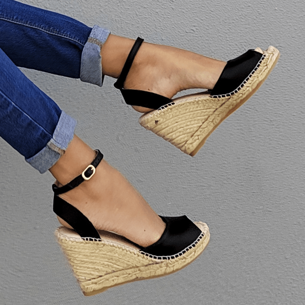 Closed toe black discount espadrilles