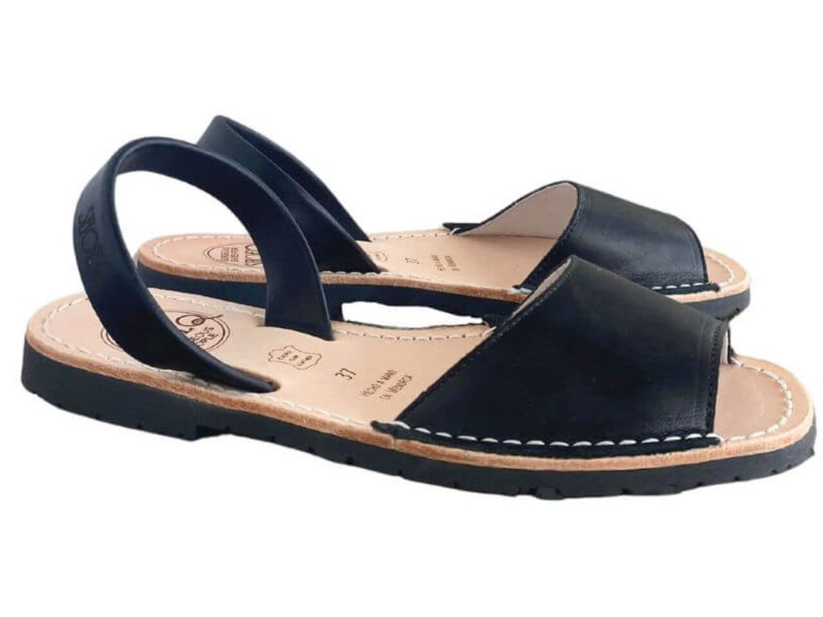 Peekaboo Avarca in Charcoal - Shoeq