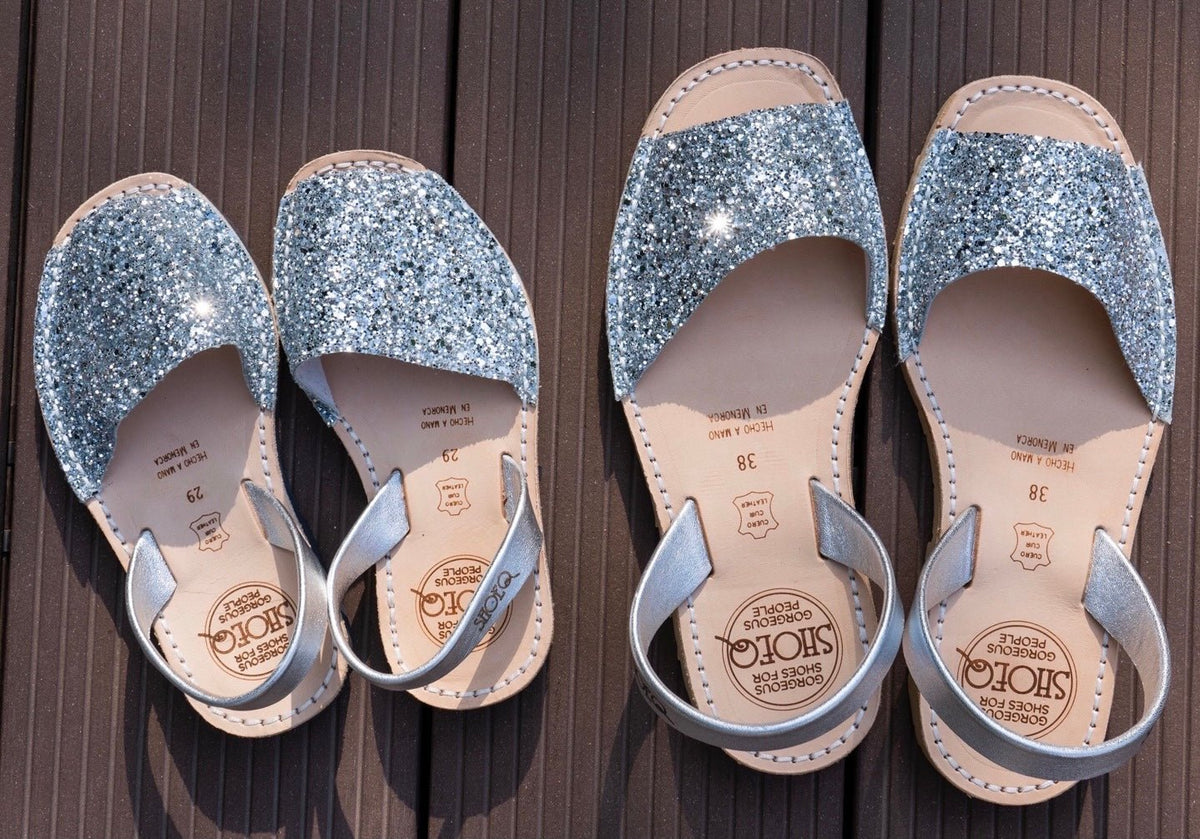 Peekaboo Avarca in Silver Glitter - Shoeq