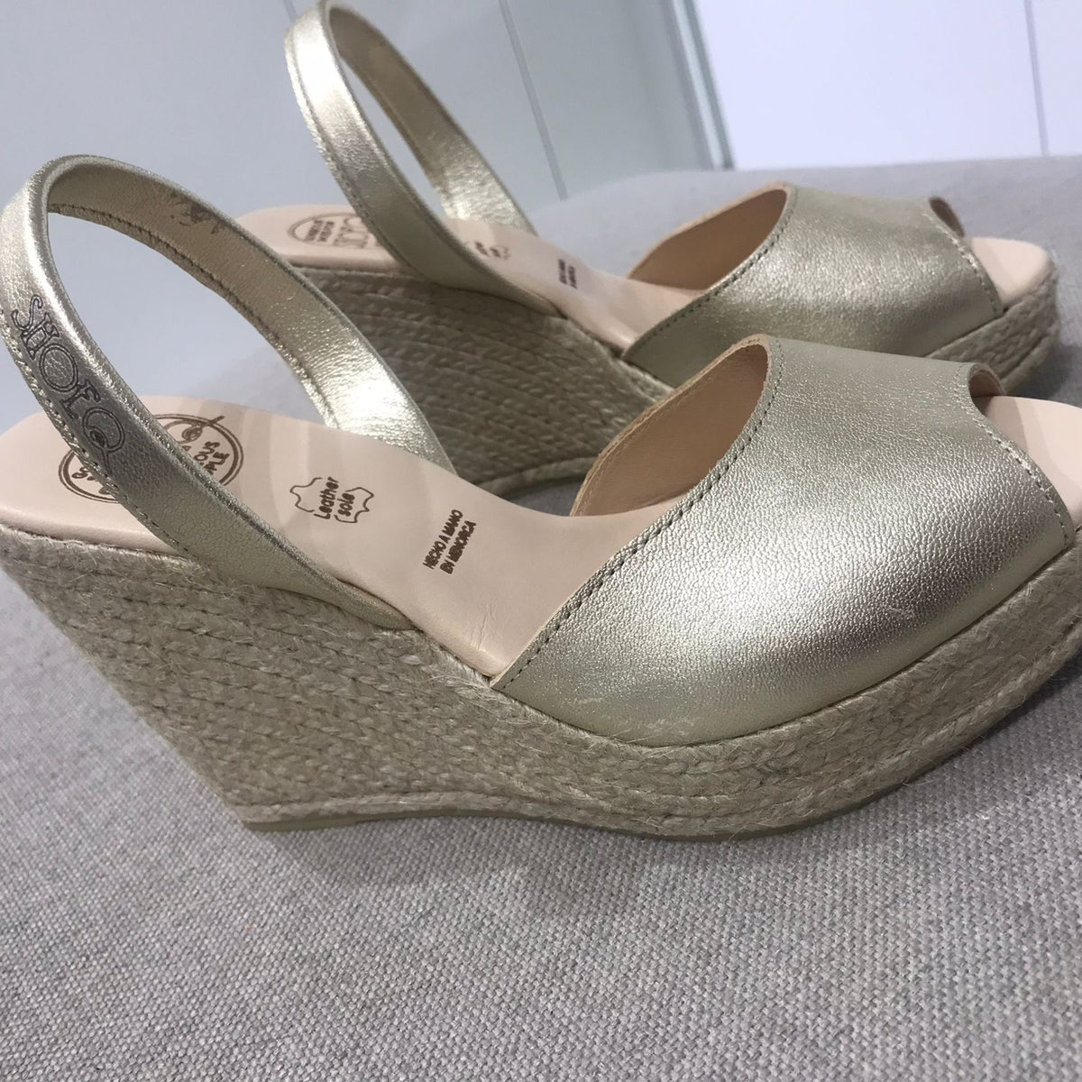 Roxy Espadrille Wedge in Champagne Metallic - Outlet Item - Size 36 - Shoeq