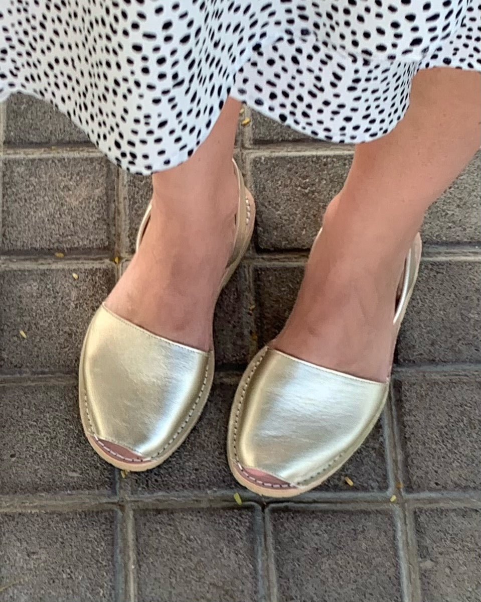 Classic Avarca in Champagne Metallic - Shoeq