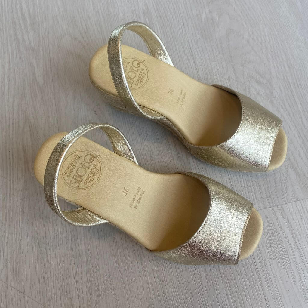 Classic Espadrille Wedge in Champagne Metallic - outlet item - size 36 - Shoeq