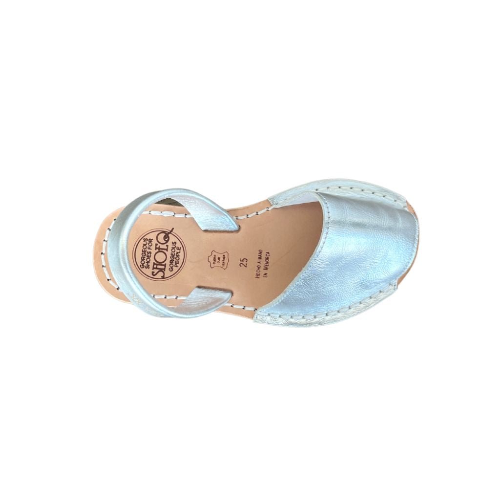 Girls Classic Avarca in Metallic Silver - Shoeq