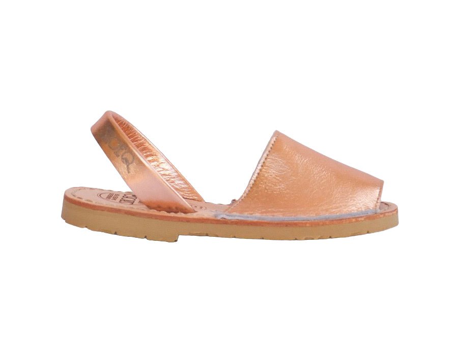 Girls Classic Avarca in Rose Gold - Shoeq