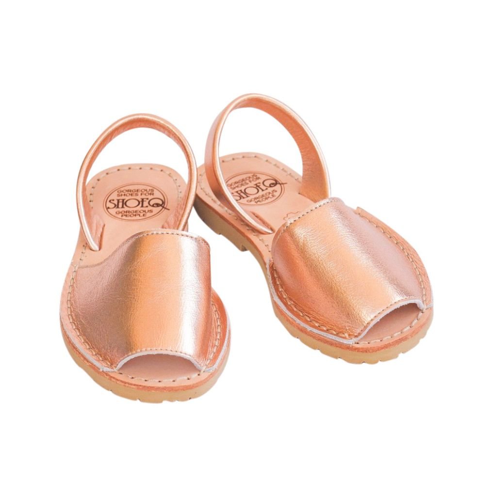 Girls Classic Avarca in Rose Gold - Shoeq