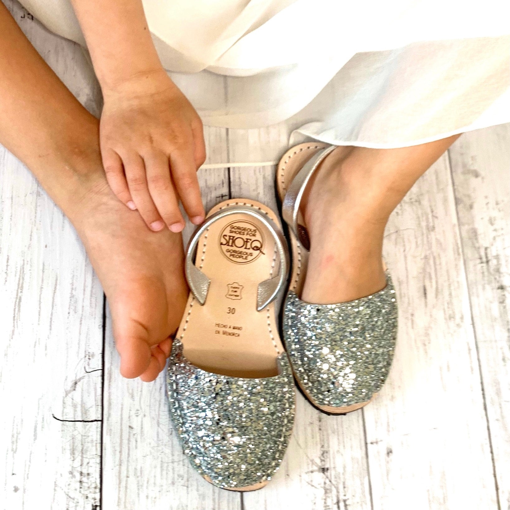 Girls Classic Avarca in Silver Glitter - Shoeq