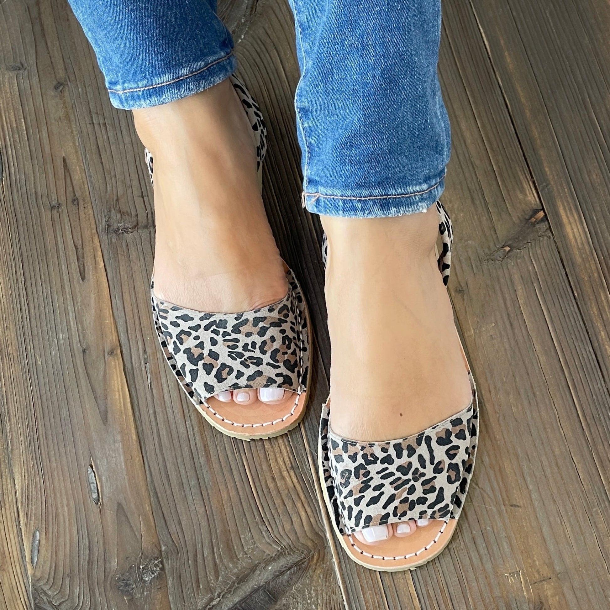 Peekaboo Avarca in Dark Leopard - Shoeq