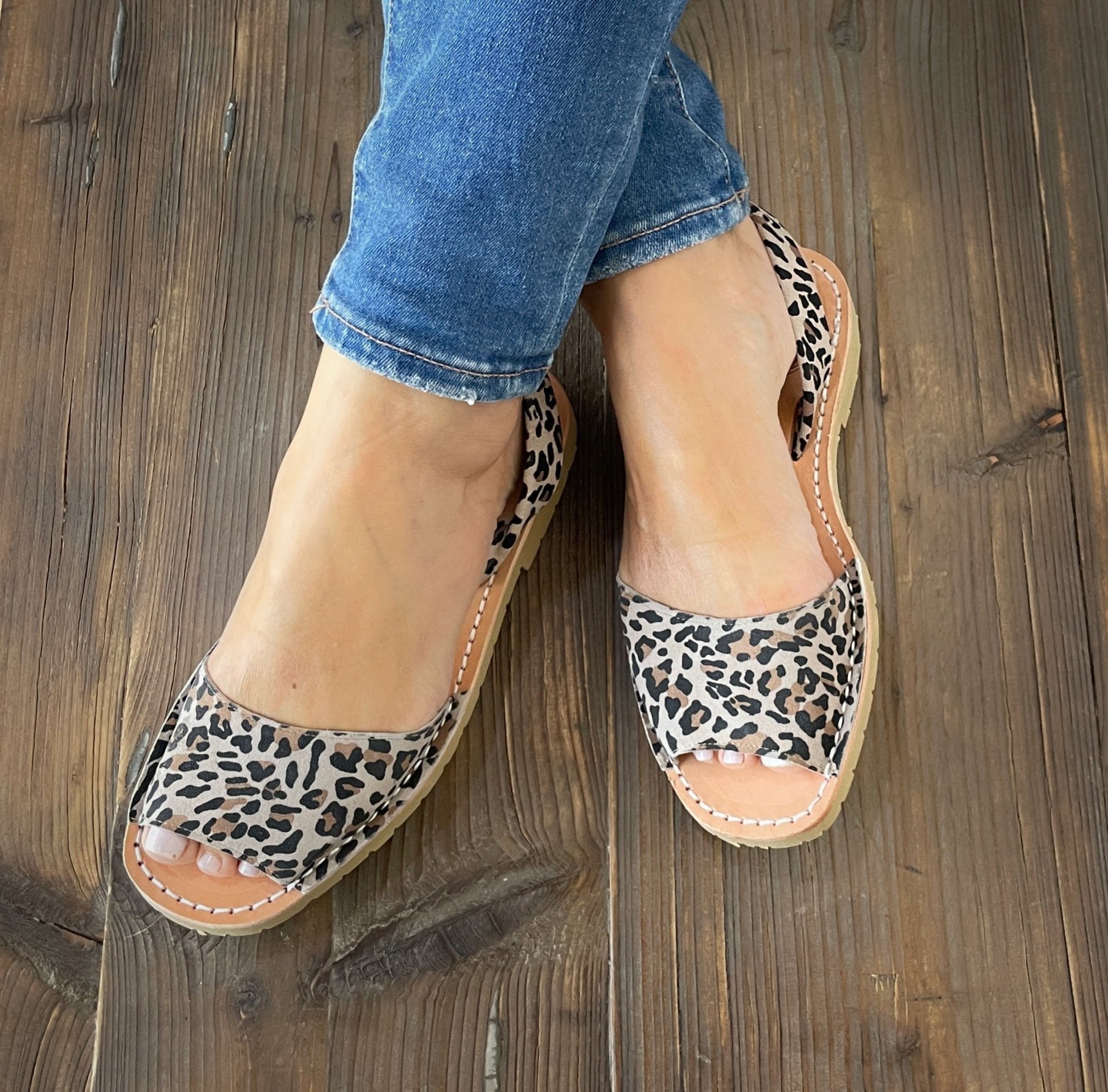 Peekaboo Avarca in Dark Leopard - Shoeq